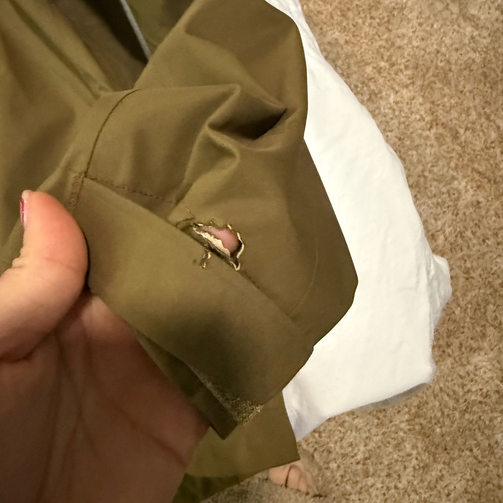 Patagonia women’s medium olive Jacket with Blue Logo - Picture 4 of 12